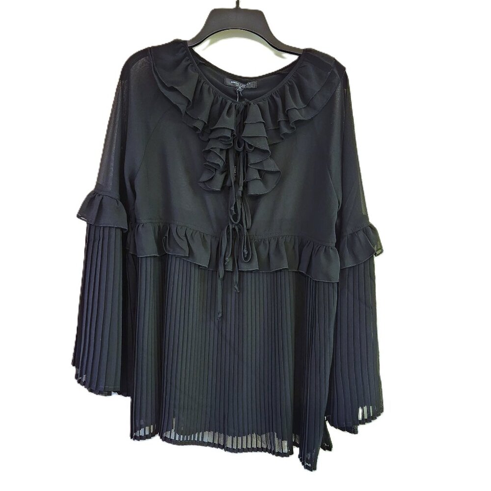 NWT Romeo & Juliet Couture Ruffle Tie Front Pleated Bell Sleeve Blouse Medium